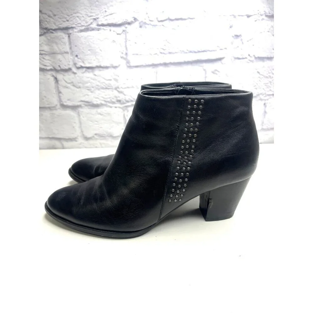 Vionic Georgia Orthaheel Studded Black Leather Ankle Boots Size 9 Booties